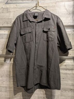 Enyce Men's Short Sleeve Button-Up Shirt in Charcoal